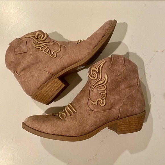 Qupid Suede Cowboy Booties - Picture 1 of 5